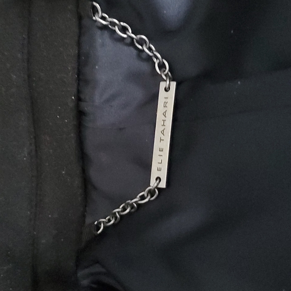 Eli Tahari, Size Small, Black coat, Shell 70% Wool 30% Polyamide, worn once. - Picture 3 of 4